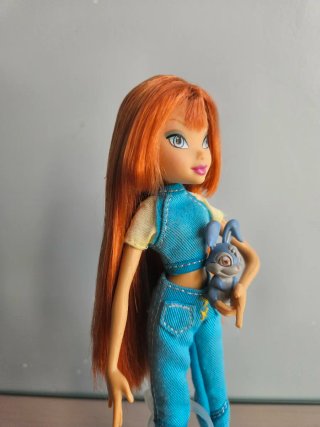 Muñeca Winx Bloom City Girl con Accesorios