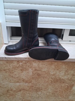 Botas moteras piel mujer negras