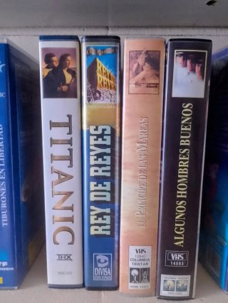 Lote 12 Películas VHS Disney y National Geographic