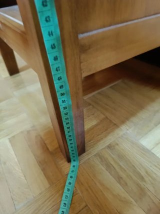 Mesita de noche de madera