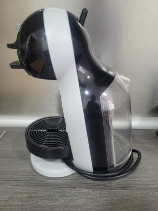 Cafetera Dolce Gusto Negra
