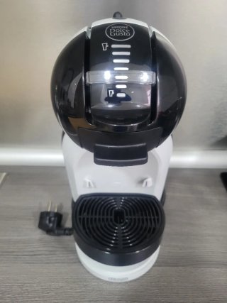 Cafetera Dolce Gusto Negra