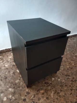2 Mesitas de Noche Ikea Negras