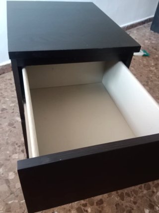 2 Mesitas de Noche Ikea Negras