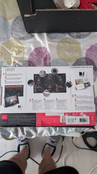 Mesa de mezclas Hercules DJControl Impulse 200
