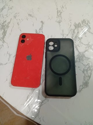 iPhone 12 Rojo - Pantalla Rota