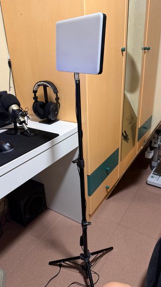2 Focos LED + Trípodes