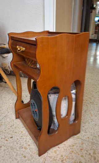 Mesita de noche antigua con cajón, URGE VENDER!