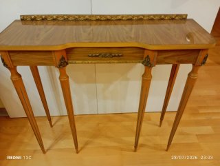 Consola vintage madera y metal No se envia