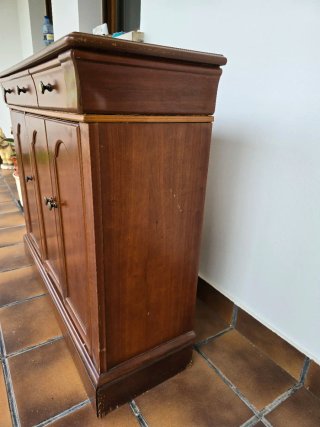Mueble de madera (zapatero o recibidor)