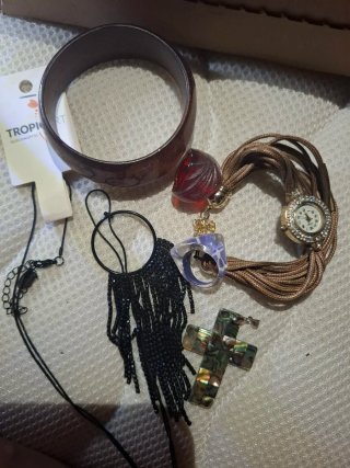 Lote Joyería: Pulsera, Reloj, Anillo, Colgante Cru