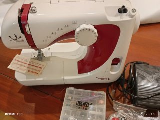 Máquina de coser Jata Génesis 695