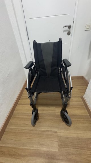 Silla de ruedas plegable