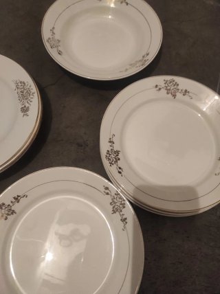 Platos Porcelana Borde Dorado