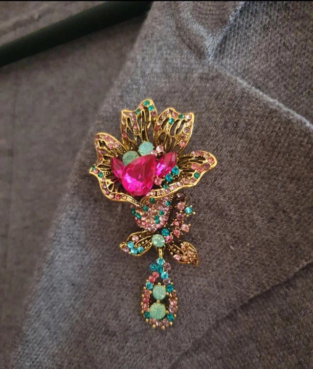 Broche y colgante Flor Dorado con Cristales