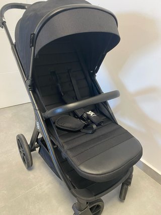 Passeggino nero
