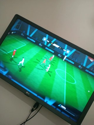 Consola PS3 con 5 juegos y mando