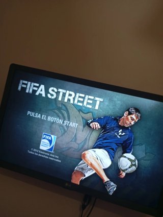 Consola PS3 con 5 juegos y mando