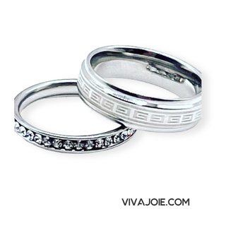 Anillos de pareja dorado y plateado