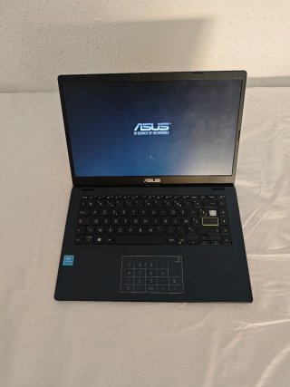 Portátil Asus E410M Intel Pentium 4GB RAM