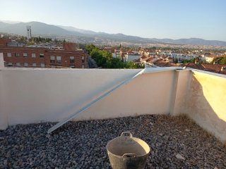 Se hace todo tipo de reformas, ventanas , puertas