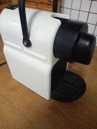 Cafetera Nespresso Krups Essenza Automática