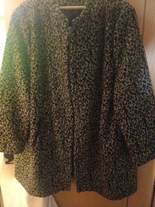 Abrigo estampado leopardo