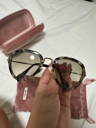 Gafas miumiu habana marble blanco negro