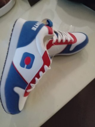 Zapatillas Continente Edición Limitada Retro