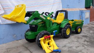 Tractor John Deere Infantil con todo lo de la foto