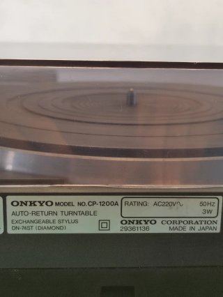 Tocadiscos Onkyo CP-1200A