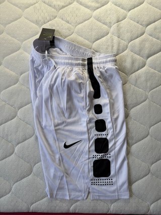 pantalones cortos Nike blancos