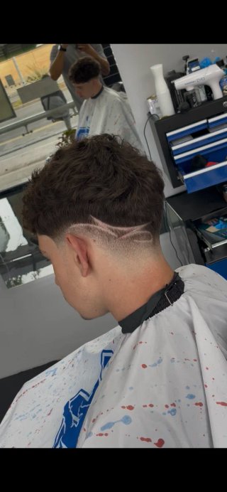 Barbero profesional en búsqueda de empleo.