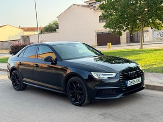 Audi A4 2.0 TDI 150 cv S line