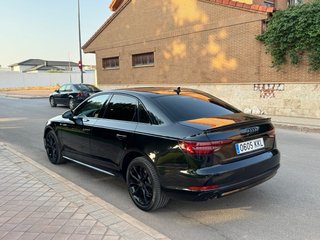 Audi A4 2.0 TDI 150 cv S line