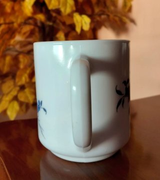 Taza Arcopal Vintage Floral Azul y Blanco
