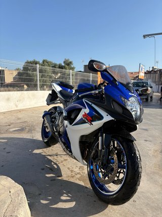 Suzuki GSXR600 k6/k7 Deportiva Azul/Blanca
