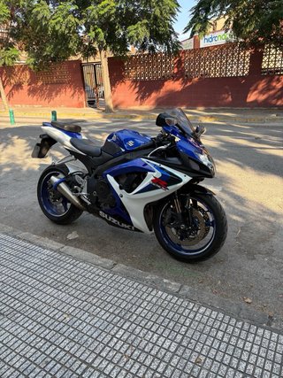 Suzuki GSXR600 k6/k7 Deportiva Azul/Blanca