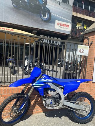 Moto Yamaha Enduro/Motocross Azul 150 horas