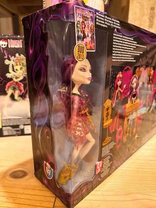 Monster High Spectra Vondergeist Caja