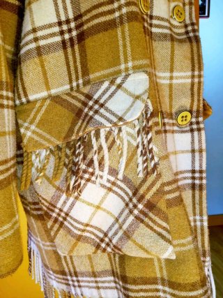 Sobrecamisa de cuadros con flecos