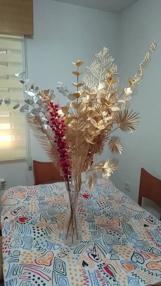 Ramos de adorno dorado y plateado