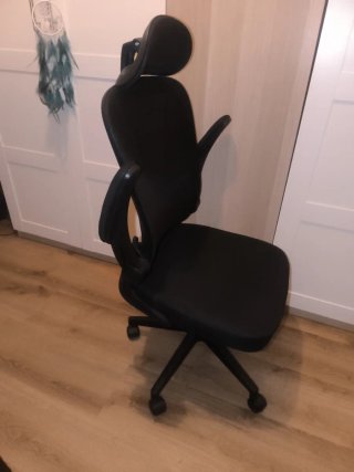 Silla de oficina ergonómica negra