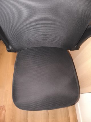 Silla de oficina ergonómica negra