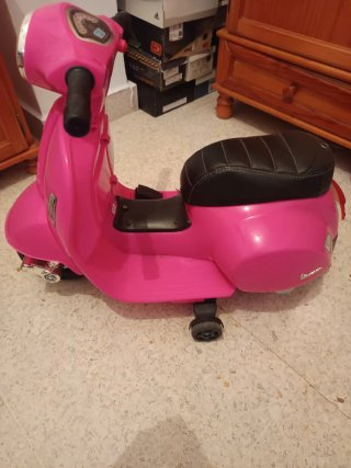 Moto Eléctrica Infantil Vespa Rosa
