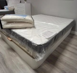 Cama canapé y colchón matrimonial