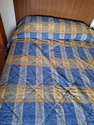 Dos colchas Cama 105cm Azul y Marrón