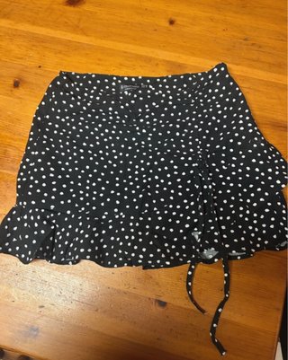 Falda corta Stradivarius lunares