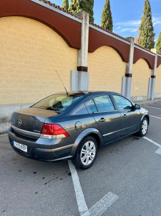 Opel Astra 2010