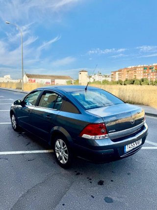 Opel Astra 2010